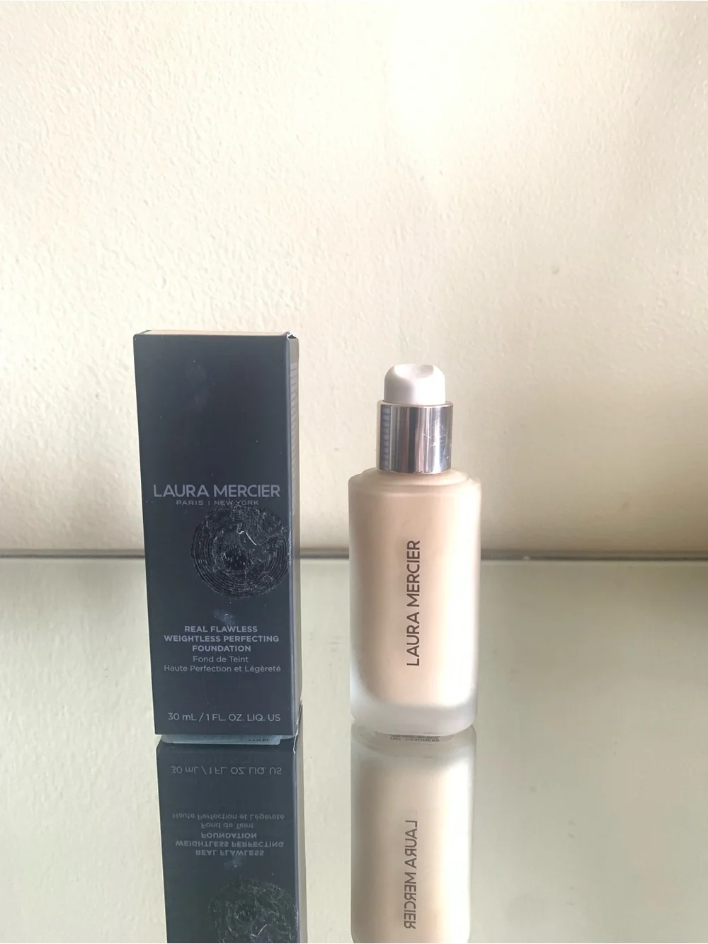 LAURA MERCIER Real Flawless Weightless Perfect Foundation-1W1-Cashmere-READ!